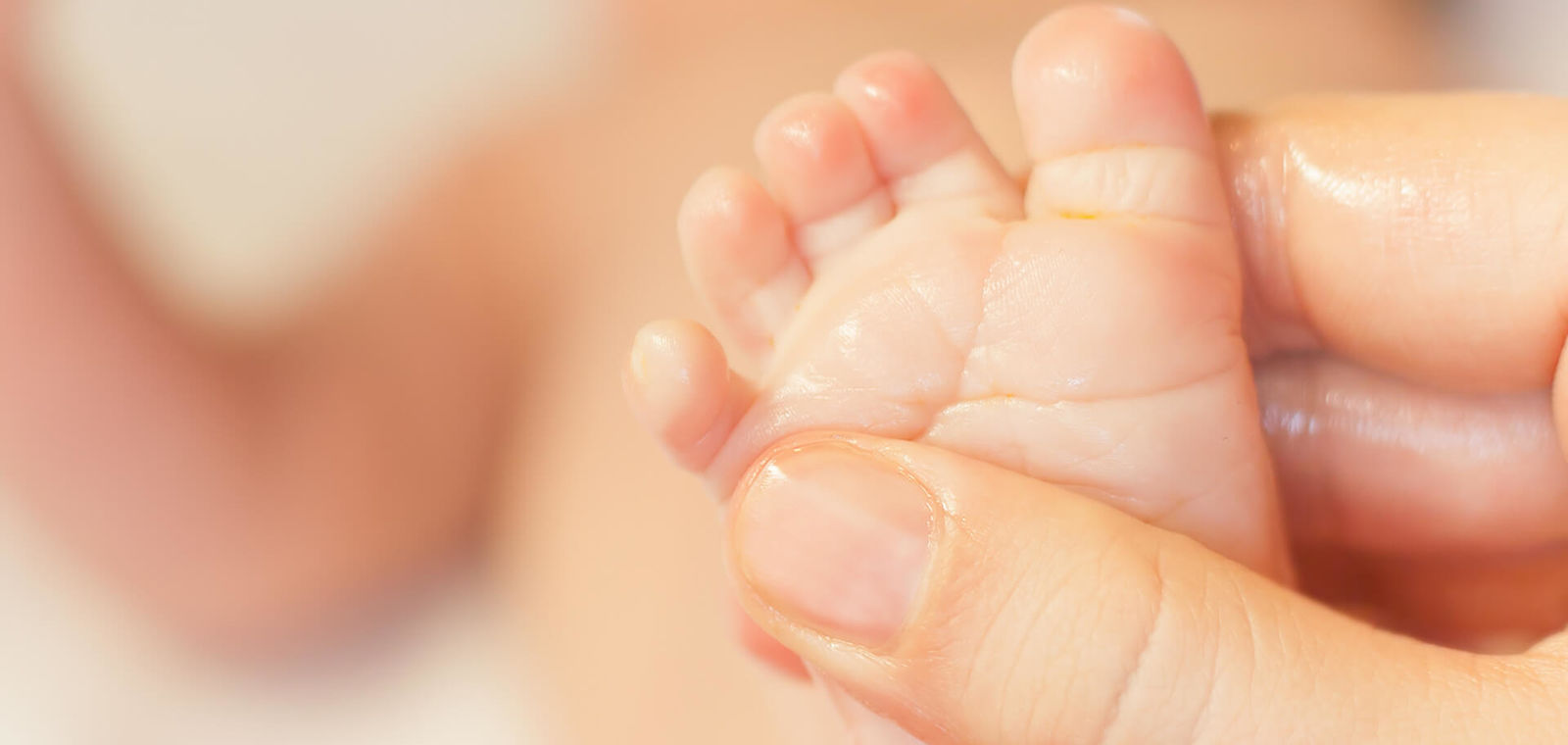 Mutter und Kind -  Babymassage