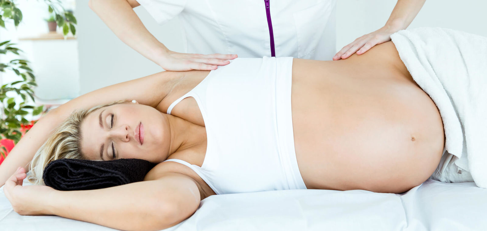 Mutter und Kind -  Schwangerschaftsmassage