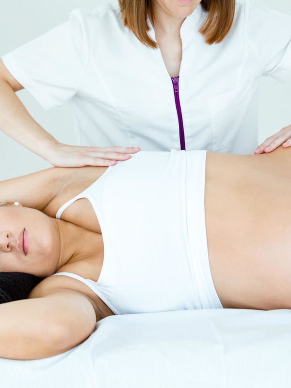 Mutter und Kind -  Schwangerschaftsmassage